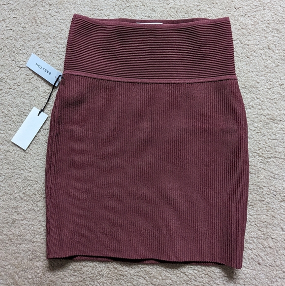 Aritzia babaton sculpt knit mini skirt - Picture 1 of 3